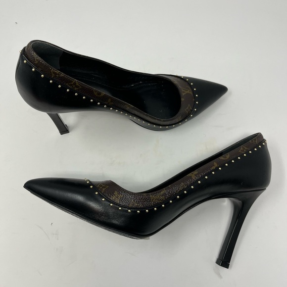 Louis Vuitton Signature Monogram LV Black Leather studded pumps size 39 EU - Picture 2 of 8